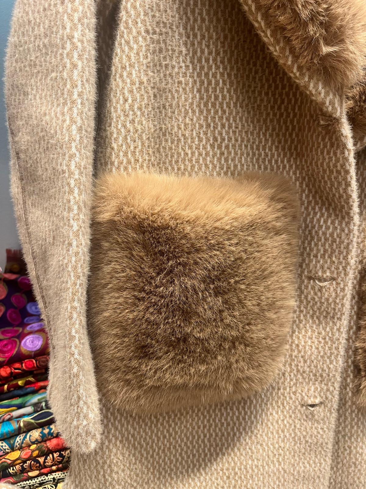 Cappotto Beige Reversibile Morbido e Caldo